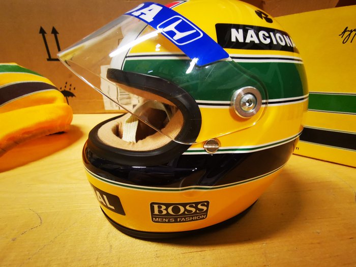 麥拿侖車隊 - 艾爾頓·冼拿 - 比例 1/2 頭盔 