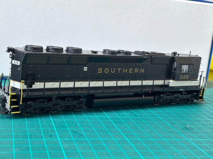 Athearn RTR H0 - ATH 95426 - Locomotiva diesel (1) - EMD SD 45, digital - Southern