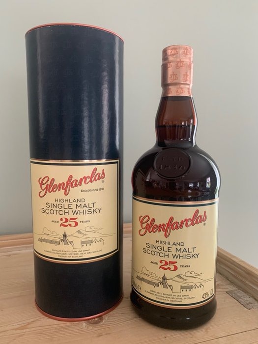 Glenfarclas 25 years old - Original bottling  - 700 ml
