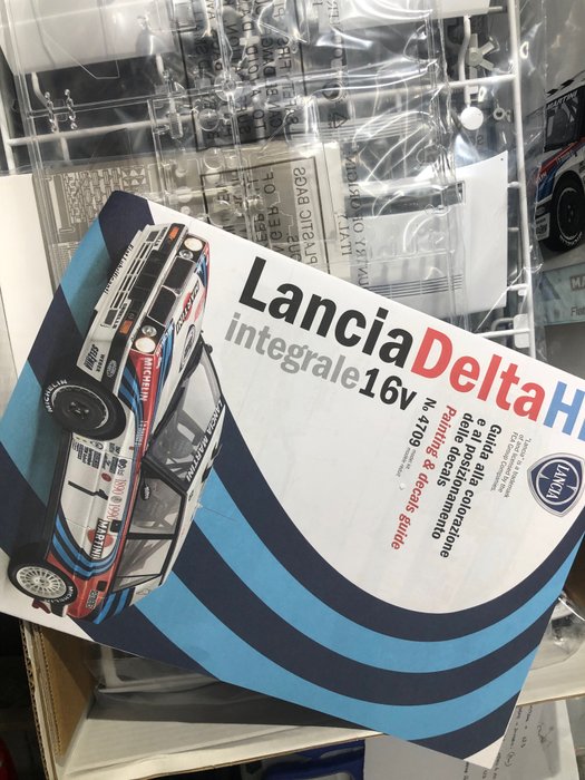 Italeri 1:12 - Modellbil - Lancia Delta HF integrale - Samling