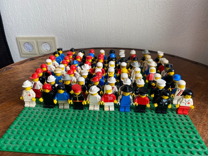 Lego - Lego 80 MINI-FIGURES - 1980–1990