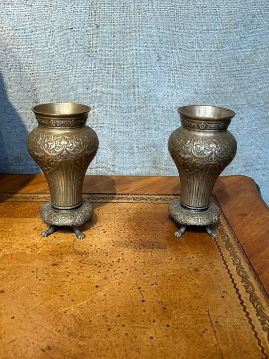 Vase (2)  - Bronze (patiniert)
