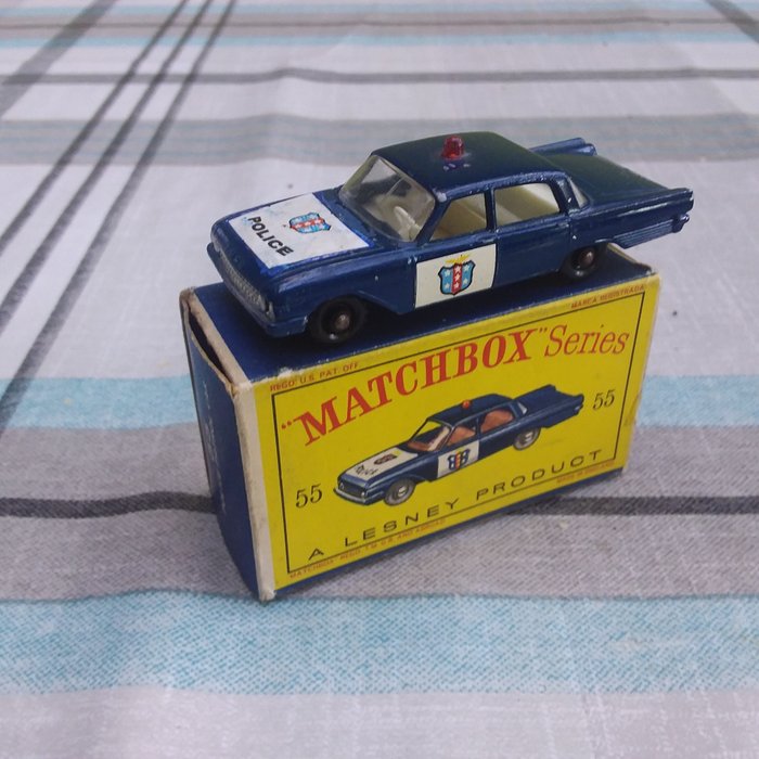 Matchbox 1:76 - Coche a escala - Ford Galaxy Police n. 55B - Versión azul oscuro