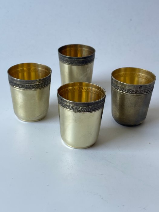 Tétard frères - Dish (4) - gobelets à alcool - .950 silver, Vermeil