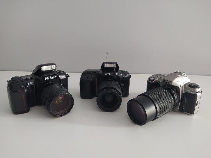 Nikon U, F-601, F50 + 3 Nikkor Zoom lenses | Câmera reflex de lente única (SLR)