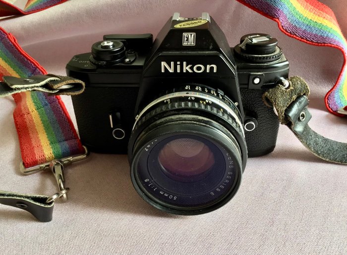Nikon EM + 1.8/50mm Series E Spiegelreflexkamera (SLR)
