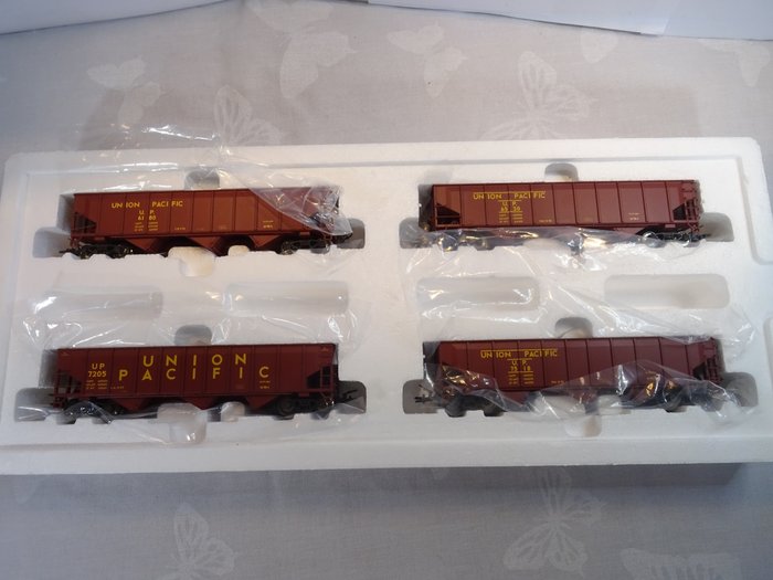 Märklin H0 - 45800 - Modellbahn-Güterwagenset (1) - US-Hopper-Car-Set der Union Pacific passend zum Big Boy - Union Pacific Railroad