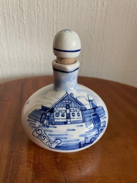 Delftsblå Keramik KLM kanna - 8.5 cm  (Utan reservationspris)
