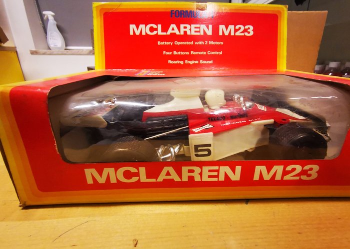 Euro Toy Chain 1:18 - Modelsportsvogn -Mclaren M23 Battery Operated - Formel 1