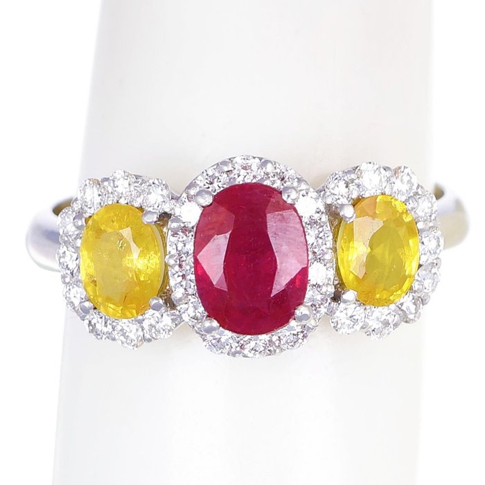 Ring - 18 kt. White gold, Ruby 1.00 Ct -  0.54ct. tw. Diamond - Sapphire