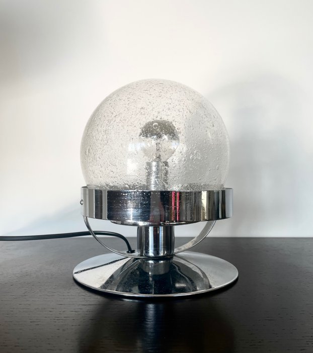 Bordslampa - kromat stål - glas