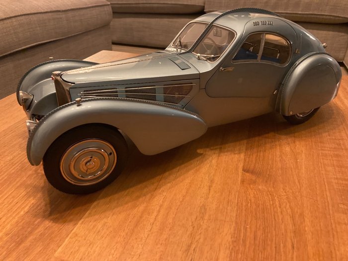 IXO 1:8 - Pienoismalliauto - Bugatti Type 57C Atlantic