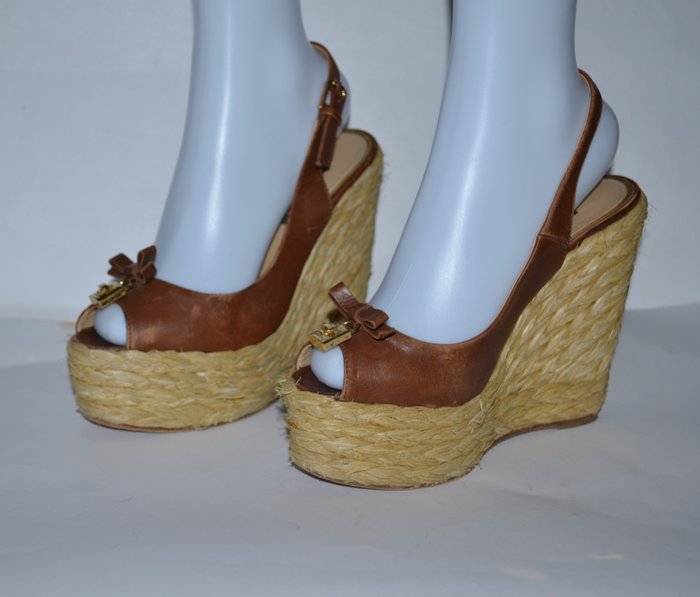 Dolce & Gabbana - Sandaler med kilehæl - Størelse: Shoes / EU 36