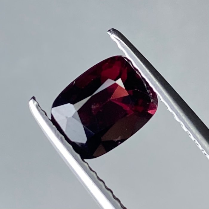 Red Spinel - 1.38 ct