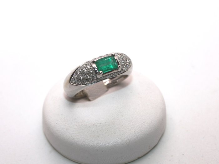 Ring - 18 kraat Hvidguld Smaragd - Diamant 
