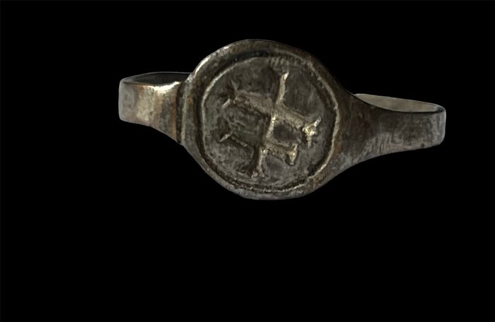 Μεσαιωνική, εποχή σταυροφόρων Δαχτυλίδι ιπποτών με πατριαρχικό σταυρό  (χωρίς τιμή ασφαλείας)