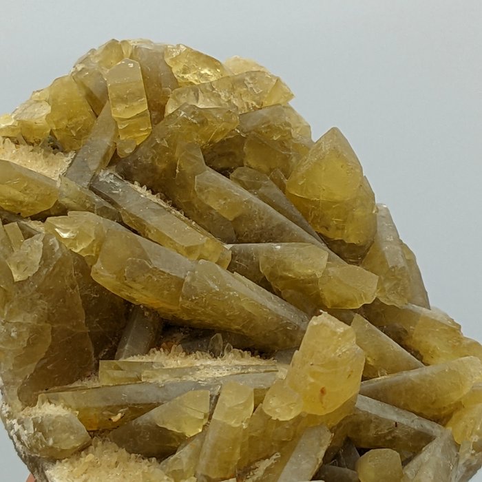 Ασυνήθιστο GOLDEN / HONEY BARITE, κρυσταλλοθεραπεία Κρύσταλλοι στη μήτρα - Ύψος: 90 mm - Πλάτος: 71 mm- 307.81 g - (1)
