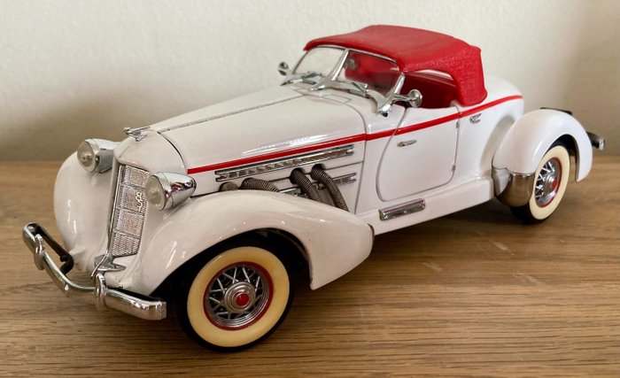 Franklin Mint 1:24 - 模型車 - Auburn 851 Boattail Speedster