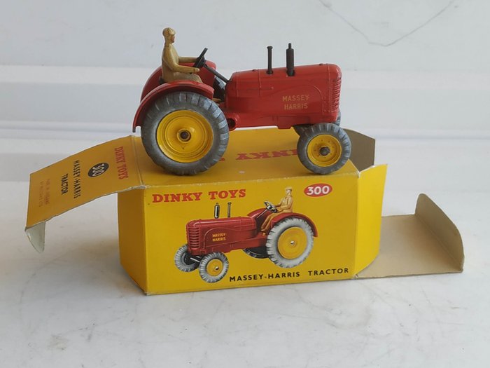 Dinky Toys 1:48 - Miniatura de máquinas agrícolas - Original First Issue New Serie Mint Metal Wheels "Massey-Harris" Tractor"no.300 (27A) - 1964/'66 - Na caixa "Imagem" amarela original - 1964/'66