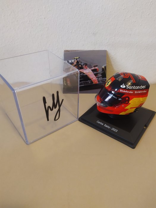 Ferrari - Carlos Sainz Jr - 2023 - Helm im Maßstab 1:5 