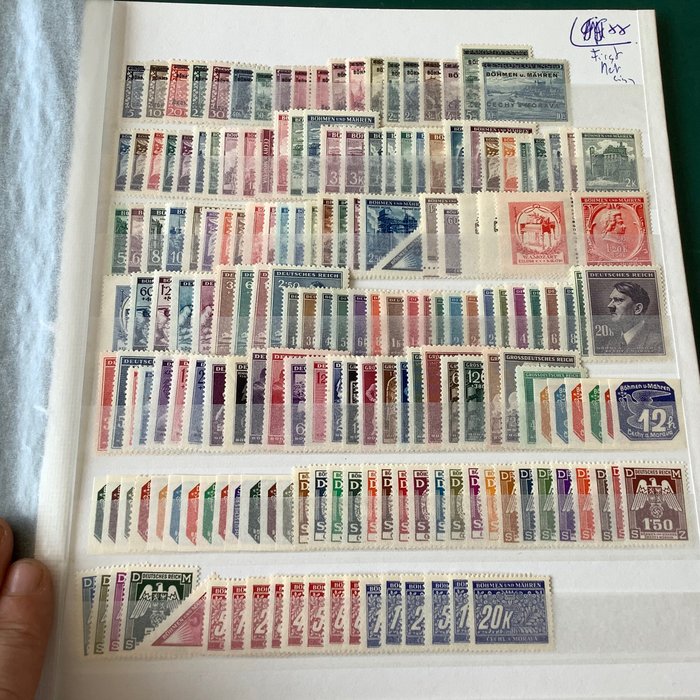 Boemia e Moravia 1939/1945 - Collezione completa con francobolli di servizio sulle pagine d'album - Michel 1/142