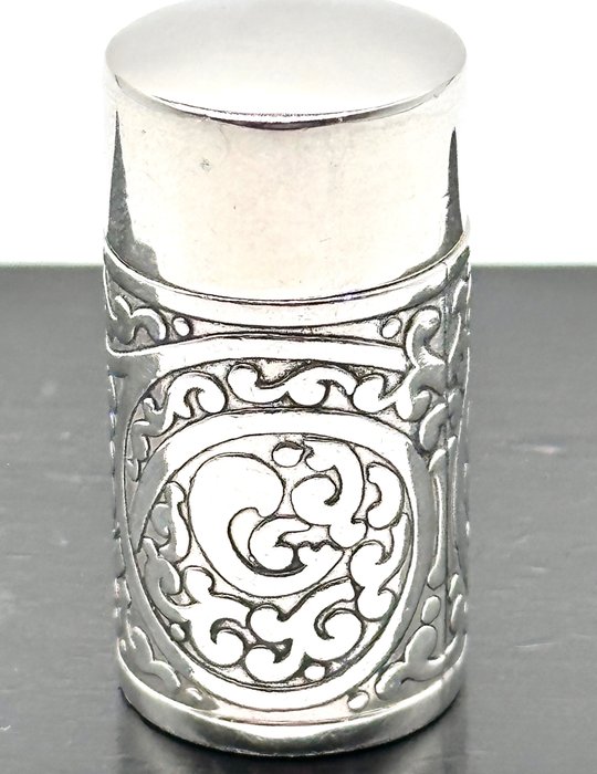 No reserve-Stevige 1e gehalte zilveren pillendoos met floraal decor - 藥盒 - .925 銀