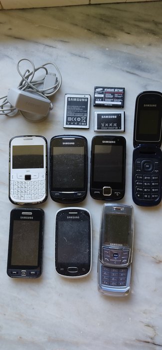 Samsung -  7 different models of cell phones - Mobiltelefon