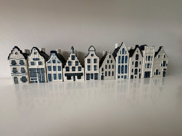 Bols - Miniaturowa figura - Dziesięć domów KLM Delft Blue, ceramika