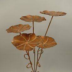 Beeldje – Large metal flower / Leaves – garden art – IJzer (gesmeed)