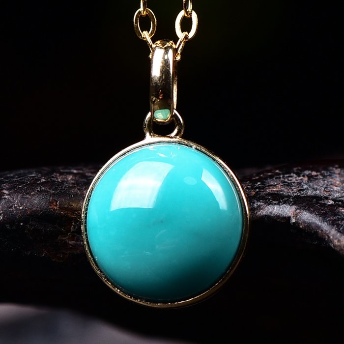 No Reserve Price - Elegant Round Turquoise Pendant -  A Captivating Fusion of Craftsmanship and Natural Beauty- 2.798 g