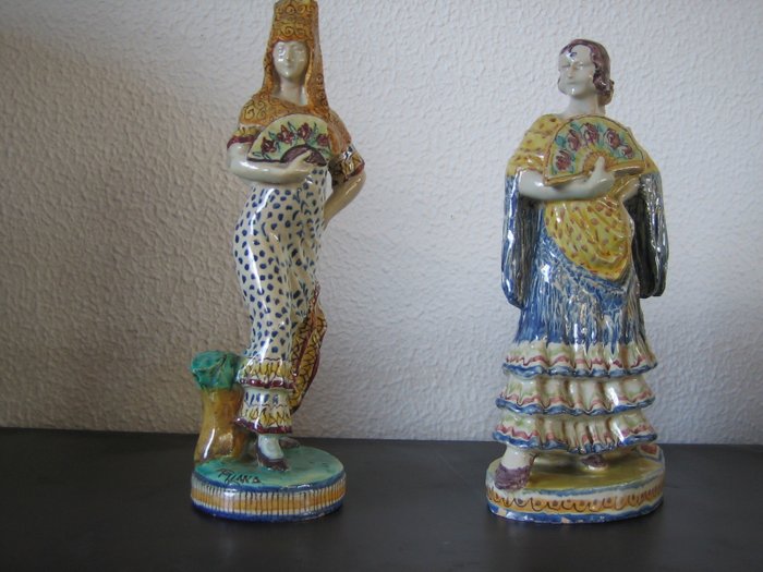 Montalvan de Triana - Figurka - GItanas  (2) - Porcelana