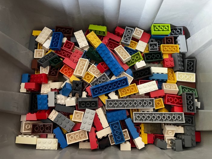 Lego - 700 Different sizes and color lego blocks - 2010-2020 - Pays-Bas