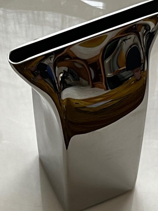 Alessi - Adam Shirley - 花瓶 -  ASH01《捏花瓶》  - 钢材（不锈钢）