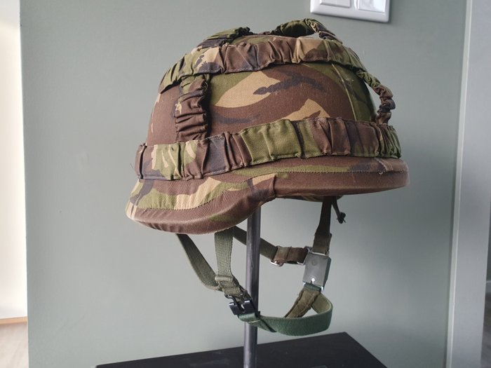 Nederland - Militærhjelm - M95 kevlar hjelm størrelse M
