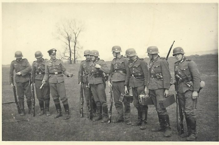Oorlogsfoto's - Duitse oorlogsfoto's Luftwaffe / MG / Parade / Technik / Ostfront