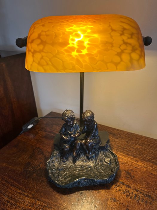 Bordslampa med figurin - Glas, Komposit