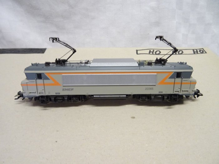 Märklin H0 - 3320 - Electric locomotive (1) - Series BB 22200 - SNCF