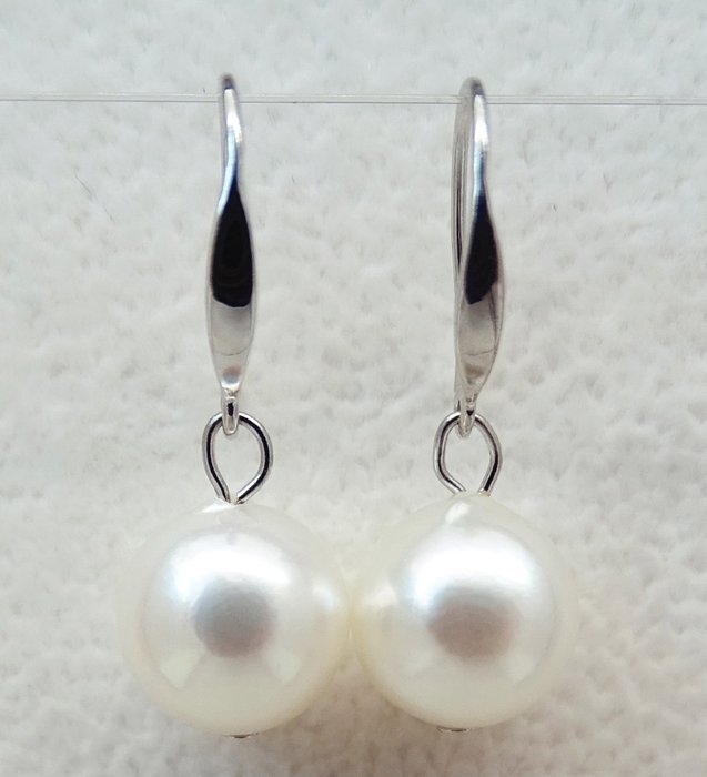 没有保留价 - Akoya Pearls, Drop Shape, 8.92 mm and 8.97 mm - 耳环 - Approximately 24.15 mm from top to bottom - 18K包金 白金 