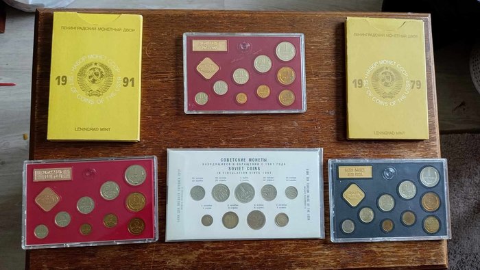 俄罗斯. A Lot of 6x Original Soviet Mint Sets  (没有保留价)