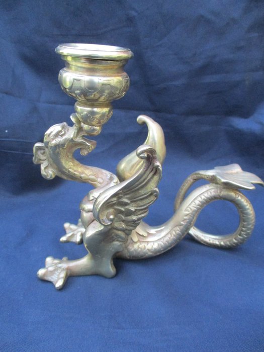 Kleiner Kerzenständer - Chimera-Kerzenhalter. Ferdinand BARBEDIENNE. Napoleon III. um 1870. Bronze