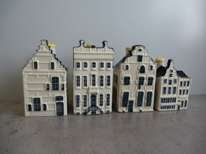 微型人物 - 四个 KLM Bols 房屋 82、83、84 和 88（已入住）