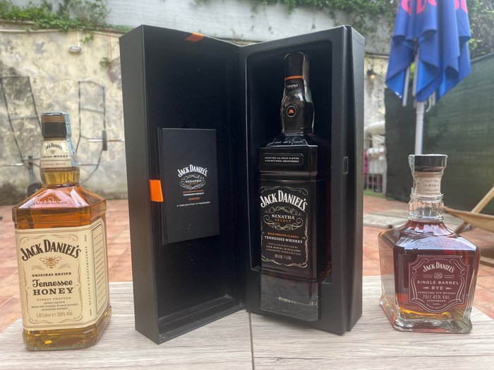 Jack Daniel's - Sinatra Select, Single Barrel Rye & Honey  - b. Lata 2010–2019 - 1L, 70cl - 3 buteleki