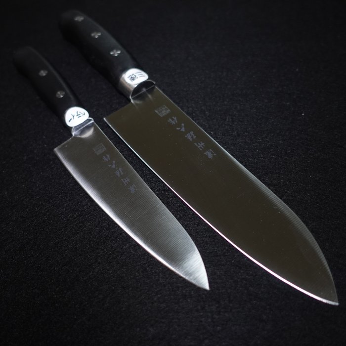 Noshu Magoroku 濃州孫六 - Cuchillo de cocina - Santoku 三得 (cuchillo multiusos) y cuchillo pelador -  cuchillo de cocina japonés - Acero inoxidable al molibdeno. - Japón