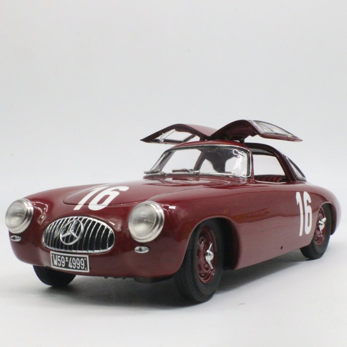 CMC 1:18 - Modellauto - Mercedes-Benz 300 SL Großer Preis von Bern 1952 - Limitierte Auflage von 1.500 Stück weltweit