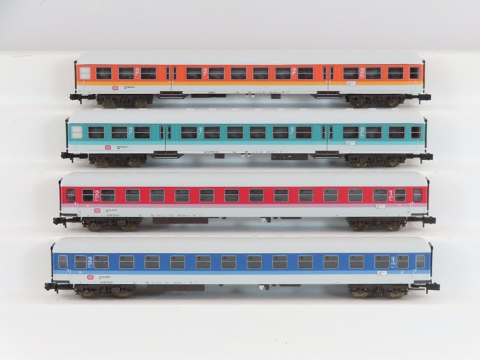 Minitrix N - 15806 - Conjunto de vagones de tren de pasajeros a escala (1) - Juego de vagones de viajeros de 4 piezas "Nuevos colores" - DB