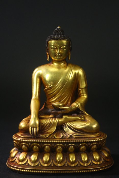 This is a statue of Sakyamuni Buddha - 铜鎏金 - 中國  (沒有保留價)