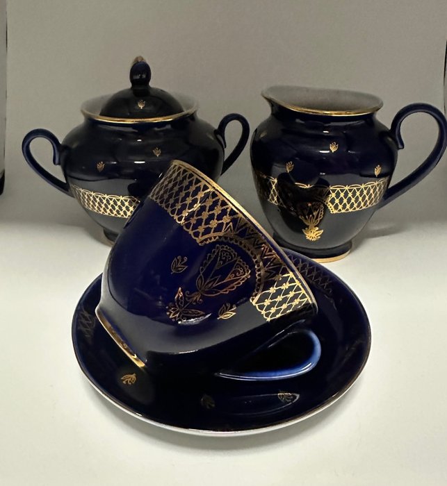 Lomonosov Imperial Porcelain Factory - 杯子和碟子 (3) - "Golden Lotus" - 瓷, 金