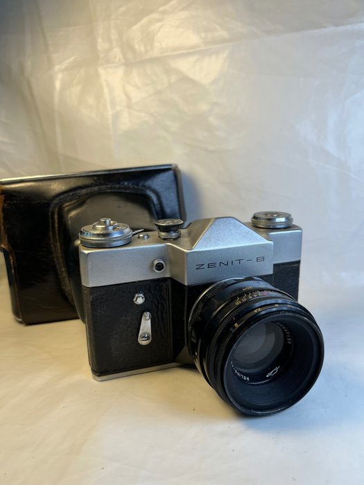 KMZ Krasnogorsk Zenit B ( K1240 ) met Helios 44-2 lens Fotocamera reflex a obiettivo singolo (SLR)