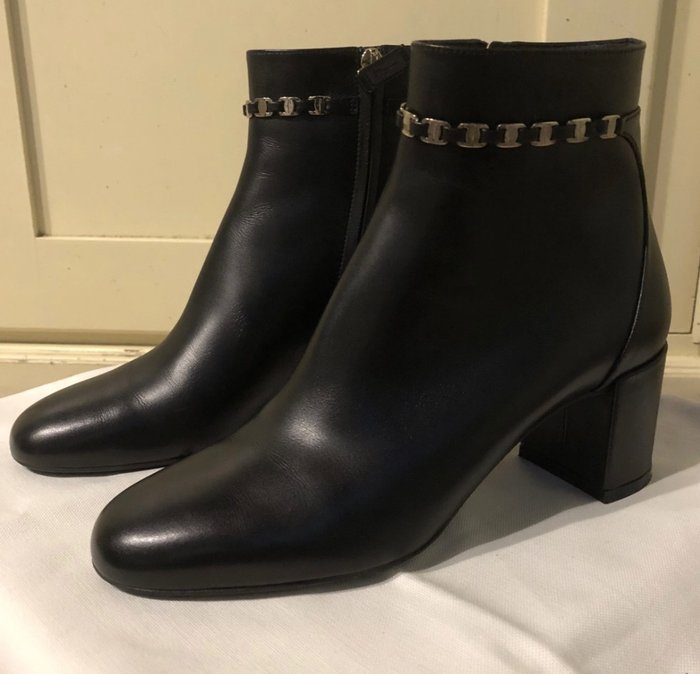 Salvatore Ferragamo - Ankle boots - Size: US 7
