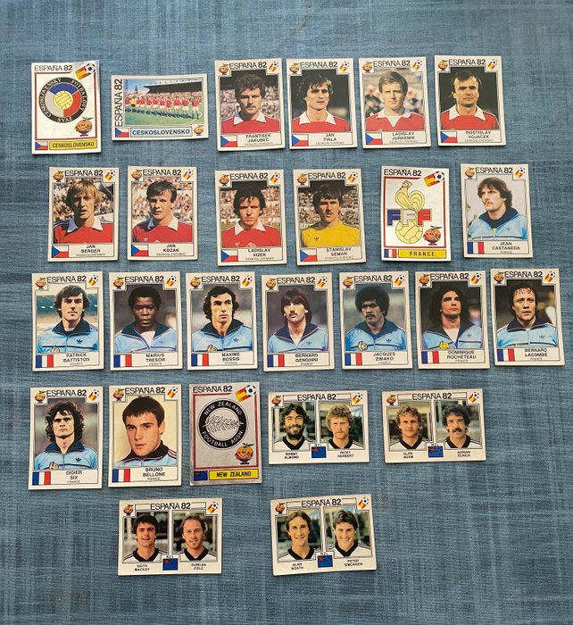Panini - España 82 World Cup, WC Espagńa 82, All different - Including 3 emblems - 26 Loose stickers